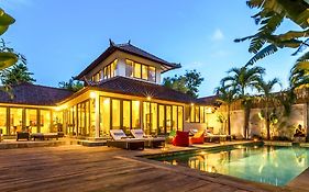 Luxury Villa Kudeta 300m BEACH&heart of Seminyak